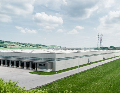 Warehouses and industrial halls